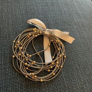 Set of stretchy bracelets